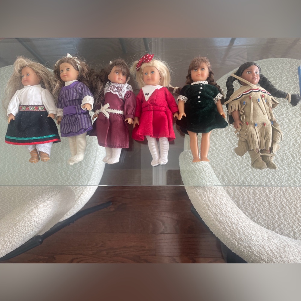 American Girl Doll Set of 6 mini dolls with mini books